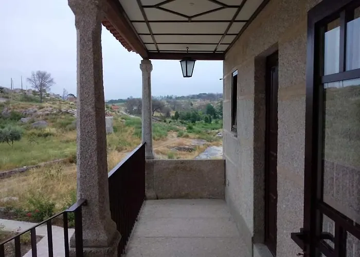 Alojamento de Acomodação e Pequeno-almoço Quinta Da Lua Nova Paranhos da Beira