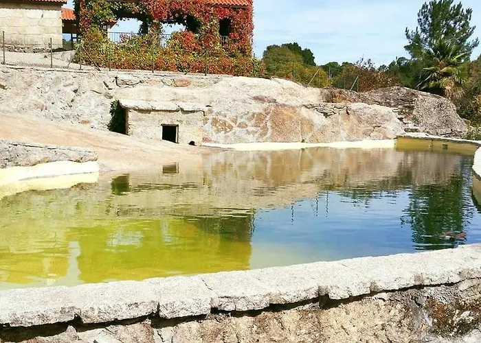 Alojamento de Acomodação e Pequeno-almoço Quinta Da Lua Nova Paranhos da Beira