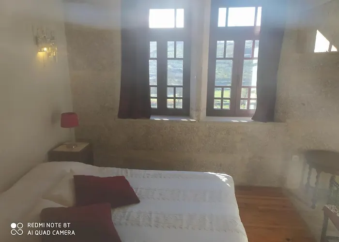 Alojamento de Acomodação e Pequeno-almoço Quinta Da Lua Nova Paranhos da Beira