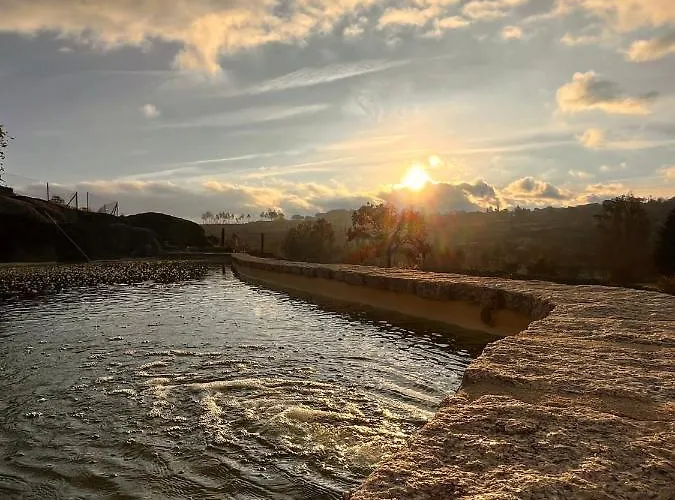 Alojamento de Acomodação e Pequeno-almoço Quinta Da Lua Nova Paranhos da Beira
