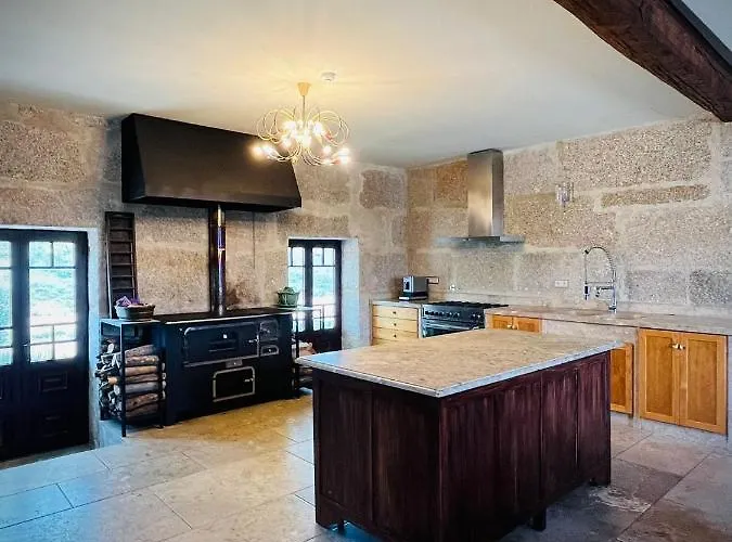 Alojamento de Acomodação e Pequeno-almoço Quinta Da Lua Nova *